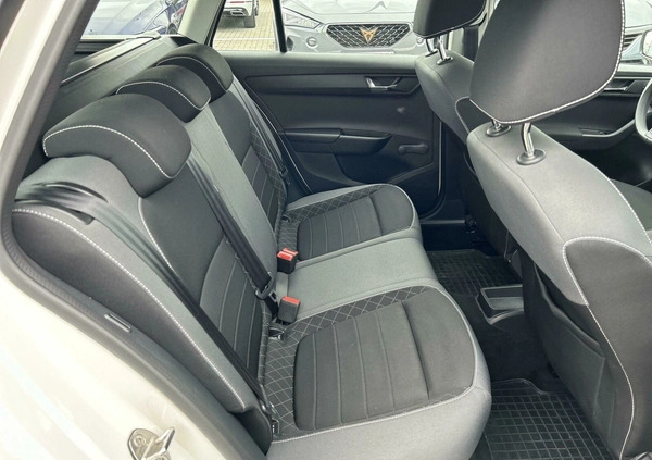 Skoda Fabia cena 45900 przebieg: 90700, rok produkcji 2019 z Żychlin małe 301